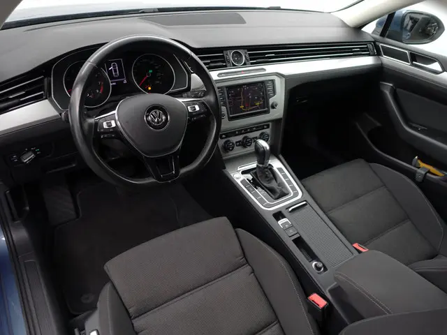 Volkswagen Passat 2