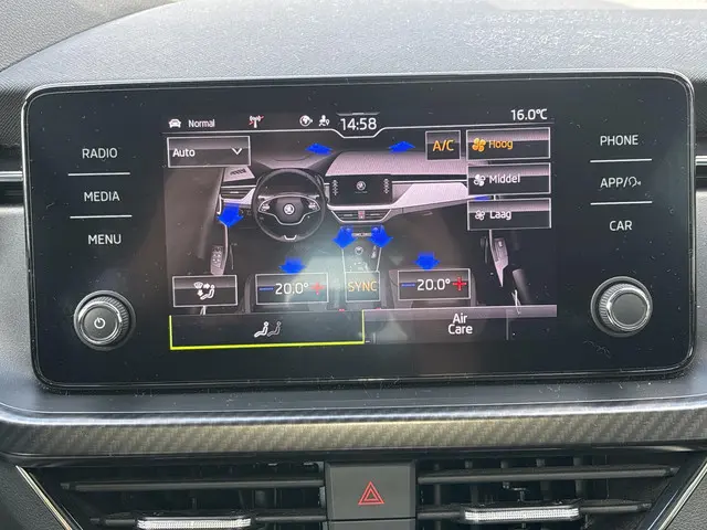 Škoda Kamiq 1.0 TSI Sport Business 2023 Benzine 27