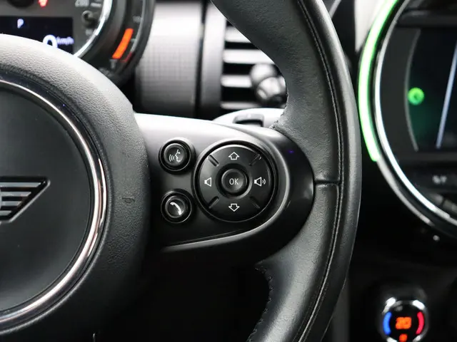 MINI 5-Deurs Cooper 2019 Benzine 13