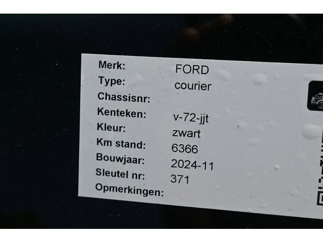 Ford Transit Courier 1.0i EcoBoost Limited 2024 Benzine 18