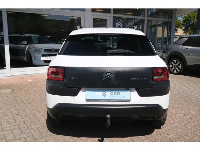 Citroën C4 Cactus 1.2 PureTech Shine 2017 Benzine 17