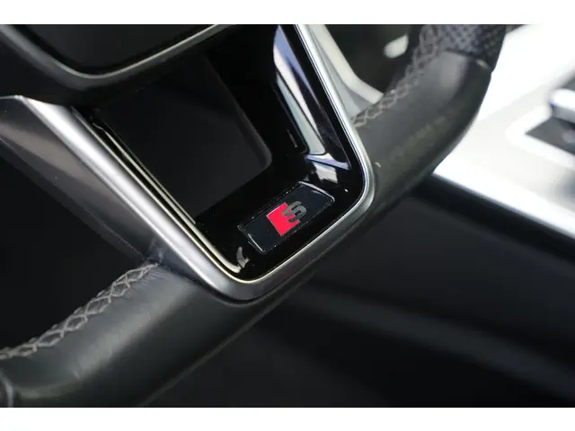 Audi A6 Avant 40 TFSI S edition 2022 Benzine 35