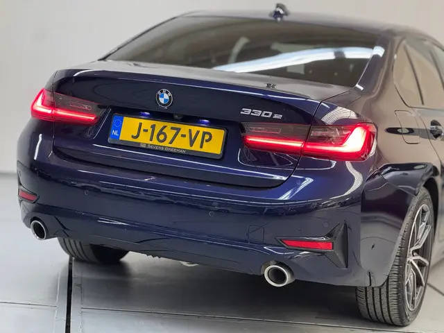 BMW 3 Serie 330e eDrive Edition 2020 Hybride Benzine 8
