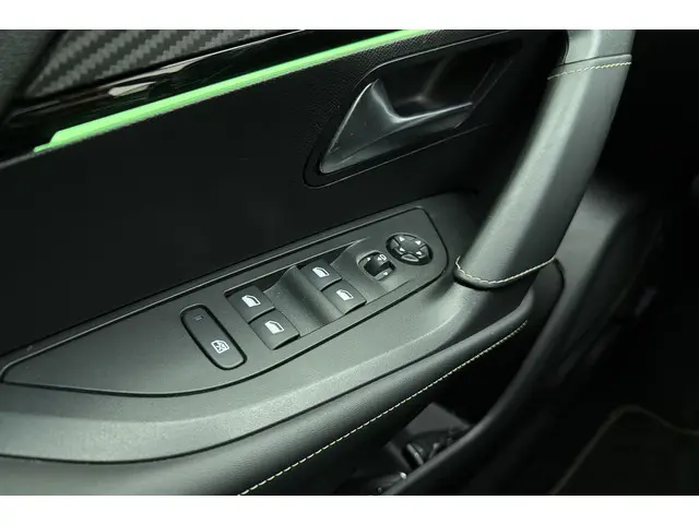 Peugeot 2008 1.2 PureTech GT-Line 2020 Benzine 19