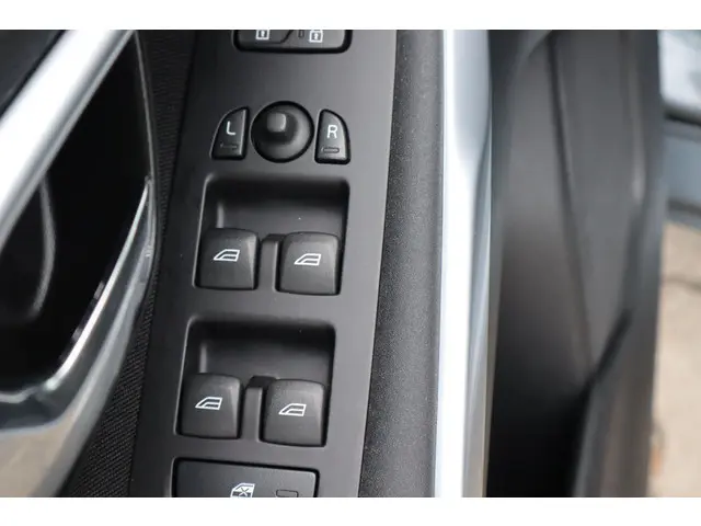 Volvo V40 1.6 T2 Kinetic 2015 Benzine 17