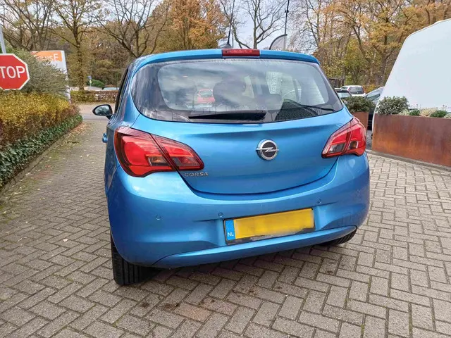 Opel Corsa 1.4 Favourite navi 2018 Benzine 19