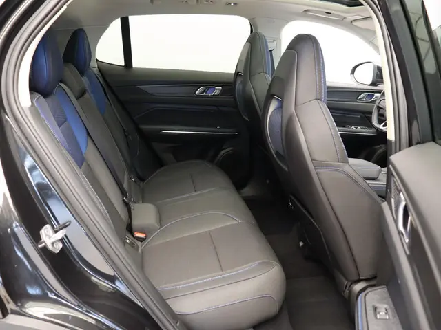 Lynk & Co 01 1.5 2023 Hybride Benzine 12