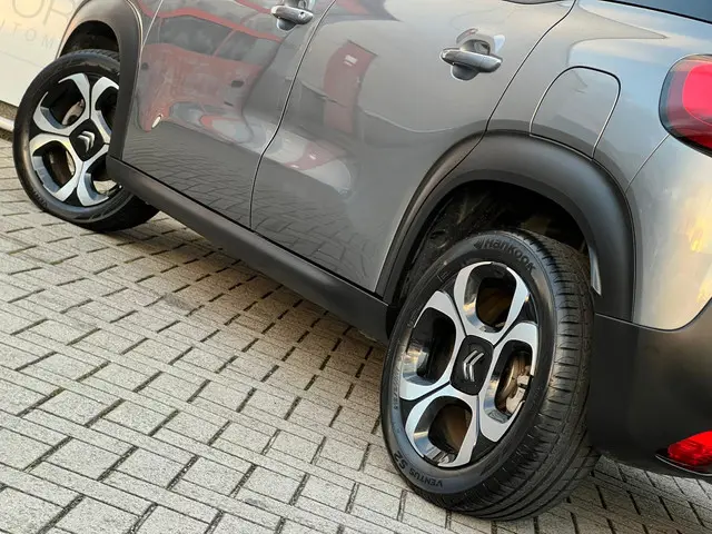 Citroën C3 Aircross 1.2 PureTech S&S Shine 2018 Benzine 11