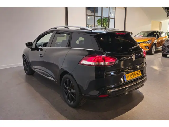 Renault Clio Estate 0.9 TCe Limited 2020 Benzine 7