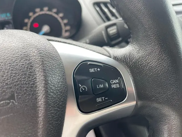 Ford Transit Courier 1.5 TDCI Trend 2017 Diesel 8