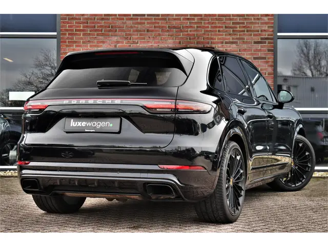 Porsche Cayenne 2