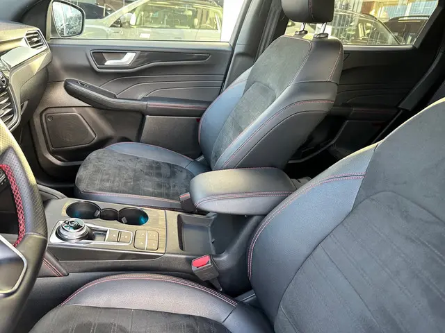 Ford Kuga 2.5 PHEV ST-Line X 2022 Hybride Benzine 25