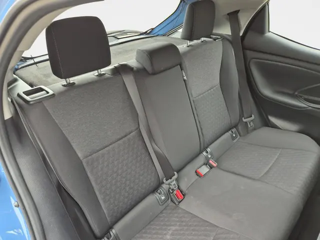 Toyota Yaris 1.5 Hybrid Active 2022 Hybride Benzine 16