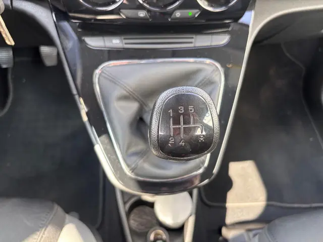 Lancia Ypsilon 0.9 TwinAir Silver + 2013 Benzine 18