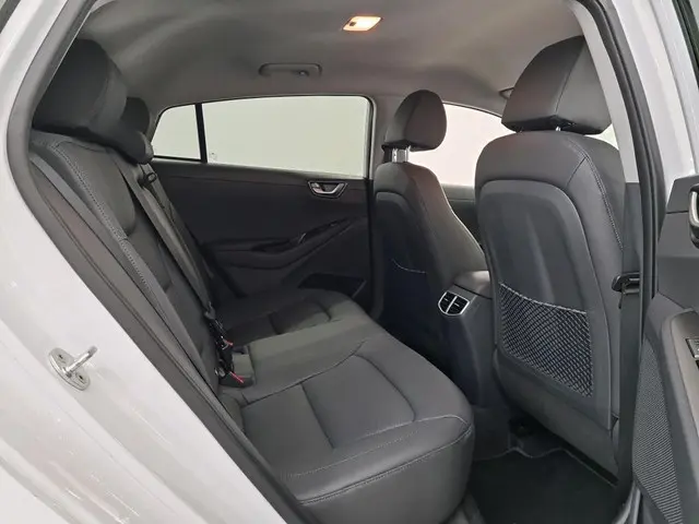 Hyundai IONIQ Premium EV 38 kWh SOH 100% 2020 Elektrisch 10
