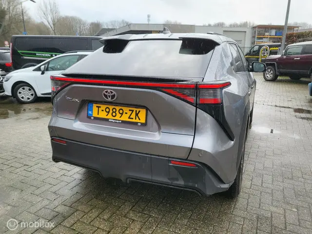 Toyota bZ4X Dynamic 73 kWh 2023 Elektrisch 8