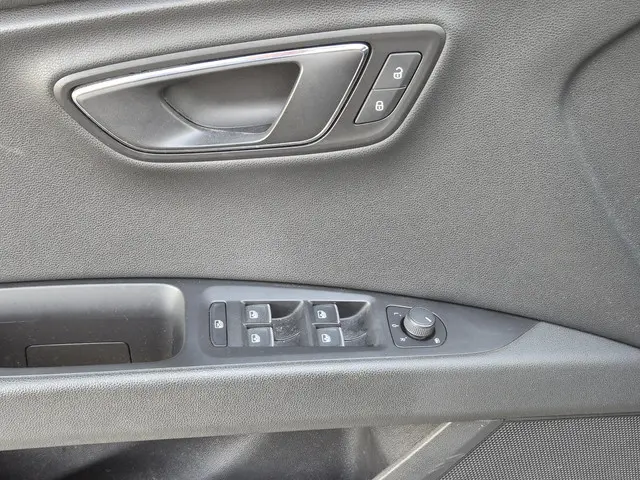 SEAT Leon ST 1.4 EcoTSI FR Connect 2016 Benzine 23