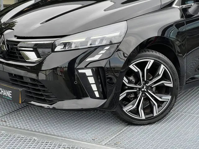 Mitsubishi Colt 1.0T MT First Edition 2024 Benzine 27