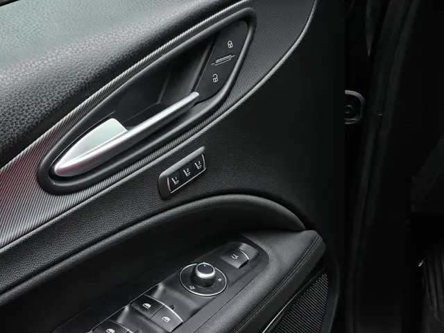 Alfa Romeo Stelvio 2.0 T GME AWD Veloce 2022 Benzine 14