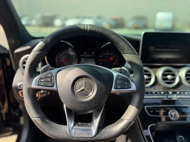 Mercedes-Benz C-Klasse AMG 63 S Edition 1 2015 Benzine 13