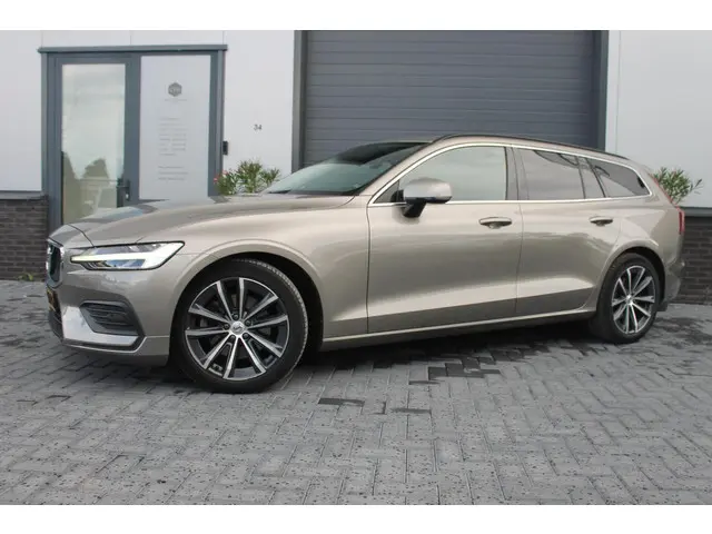 Volvo V60 2.0 B3 Momentum 2021 Benzine