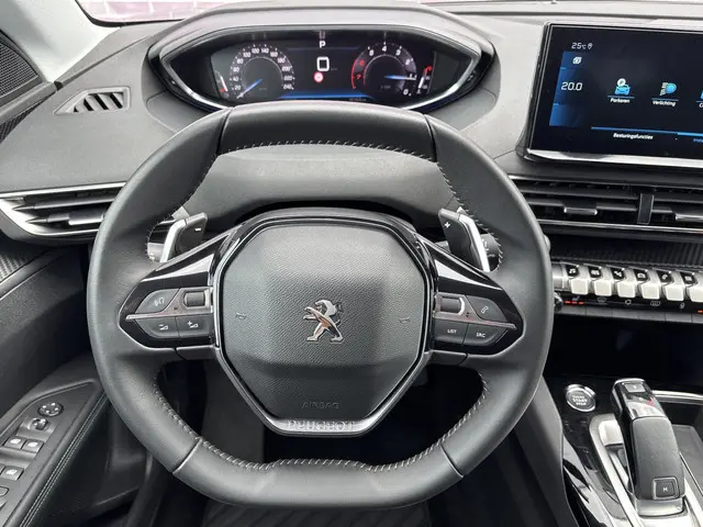 Peugeot 3008 1.2 PureTech Allure 2023 Benzine 14