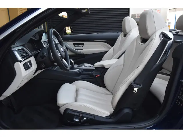 BMW 4 Serie Cabrio 420i High Executive 2017 Benzine 21