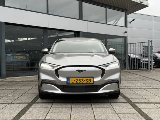 Ford Mustang Mach-E Aut. 75 kWh 2021 Elektrisch 8