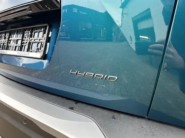 Peugeot 2008 1.2 Hybrid 145 PK GT 2025 Hybride Benzine 48