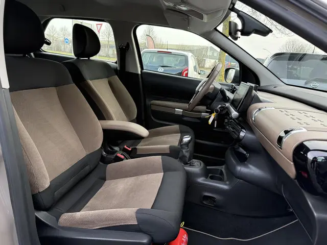 Citroën C4 Cactus 1.2 VTi Shine 2015 Benzine 8