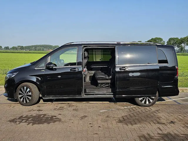 Mercedes-Benz V-Klasse 300 CDI 2024 Diesel 18