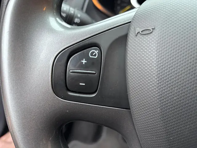 Renault Clio 0.9 TCe ECO Night&Day 2015 Benzine 24