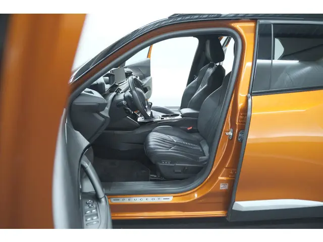 Peugeot 2008 PureTech 130 GT Pack 2022 Benzine 25