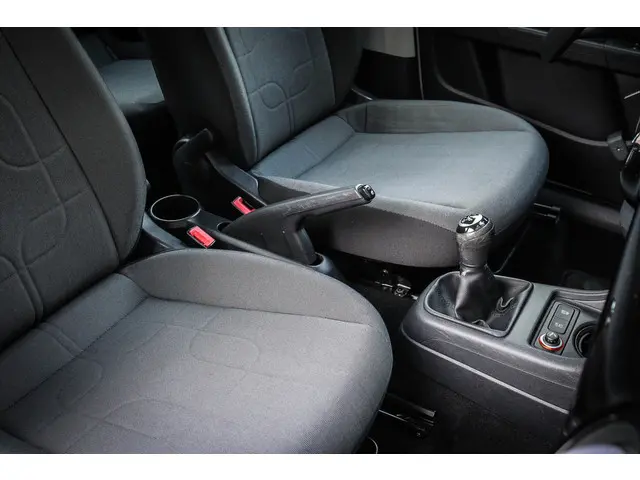 Volkswagen up! 1.0 move up! BlueMotion 2015 Benzine 10