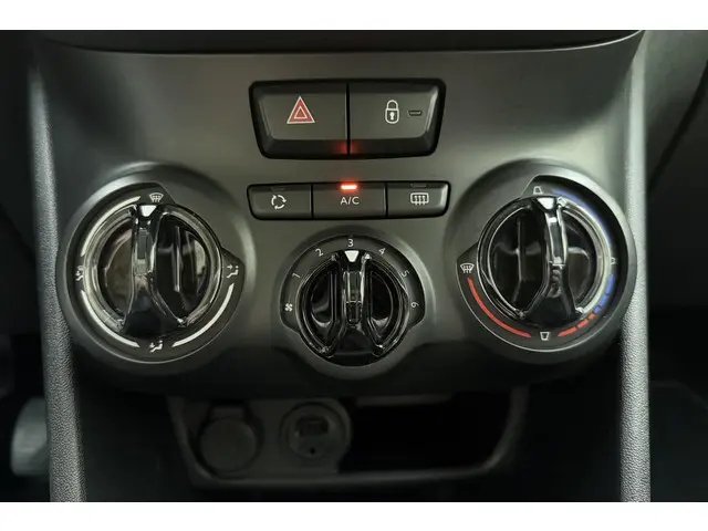 Peugeot 208 1.2 PureTech Blue Lion 2018 Benzine 19