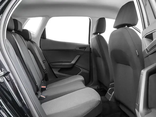 SEAT Arona 1.0 95pk EcoTSI Reference 2024 Benzine 13