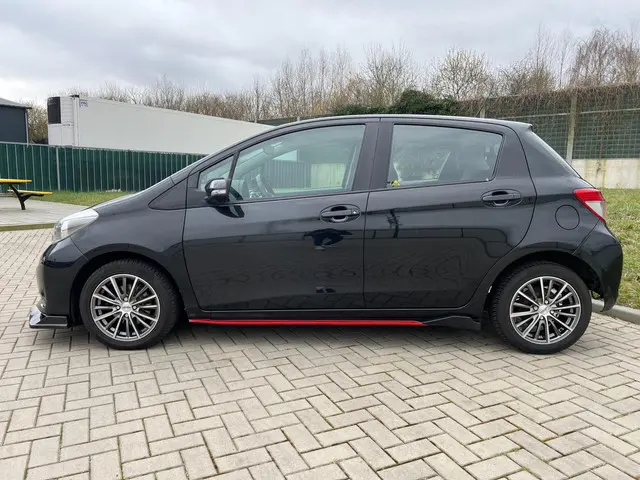 Toyota Yaris 1.3 VVT-i Aspiration 2013 Benzine 4