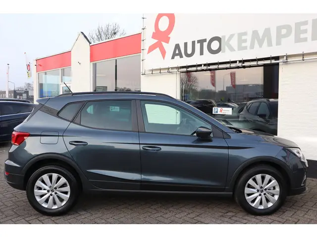 SEAT Arona 1.0 EcoTSI STYLE 2024 Benzine 4