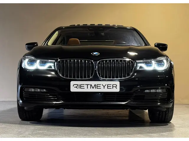 BMW 7 Serie 750i xDrive 2017 Benzine 4