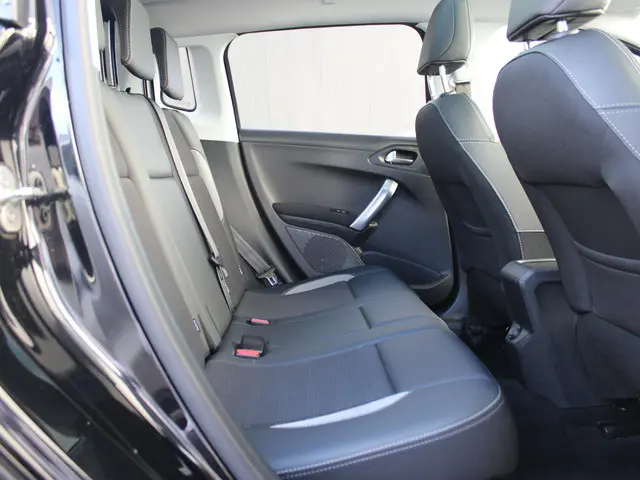 Peugeot 2008 1.2 PureTech Allure 2019 Benzine 13