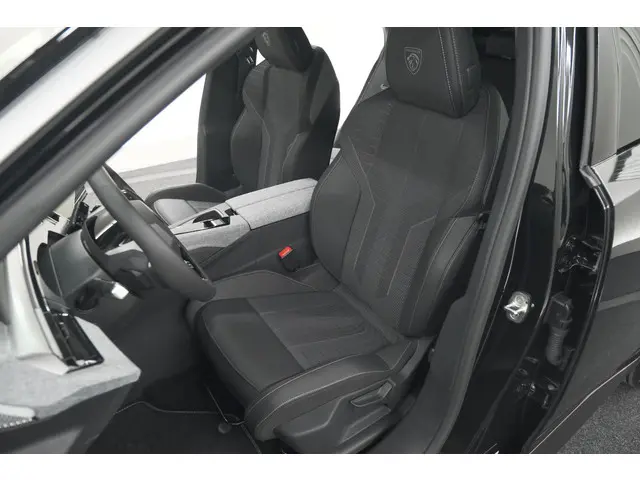 Peugeot 3008 Hybrid 145 e-DCS6 GT 2025 Hybride Benzine 32