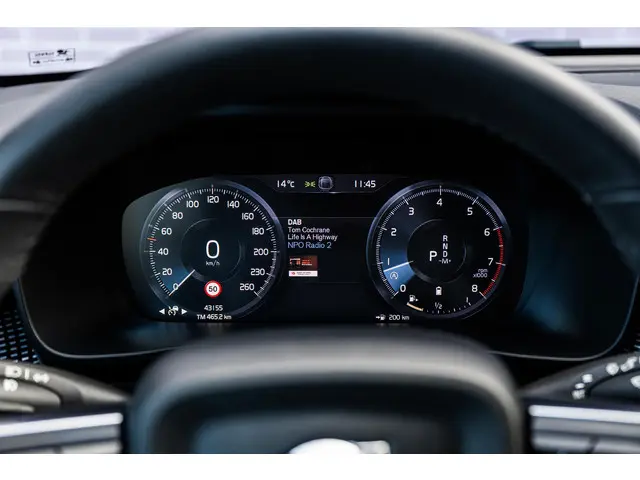 Volvo XC40 2.0 B4 R-Design 2022 Benzine 13