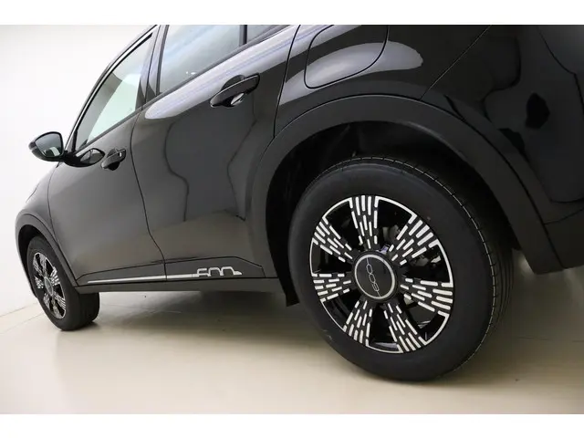 Fiat 600 1.2 Hybrid Black Edition 2025 Benzine 16