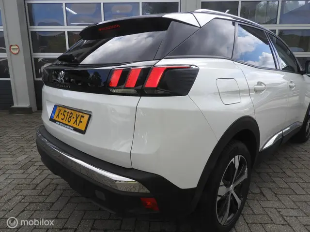 Peugeot 3008 1.2 PureTech Allure 2018 Benzine 8
