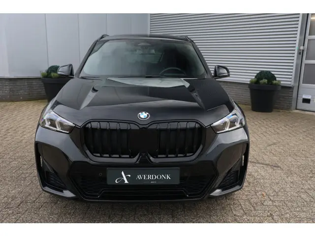 BMW X1 sDrive20i 170pk M-Sport Black Ed. 2023 Benzine 15