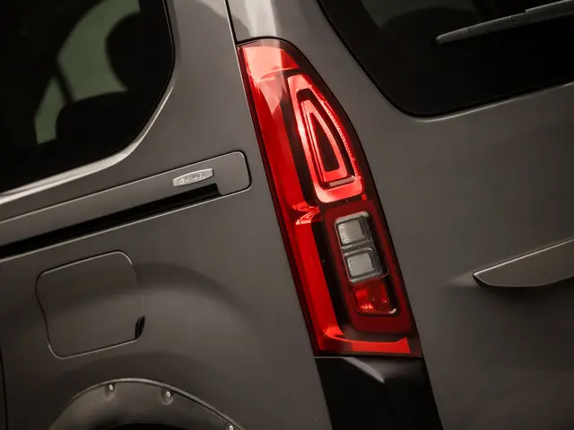 Citroën Berlingo 1.2 PureTech Shine Sport 2019 Benzine 28