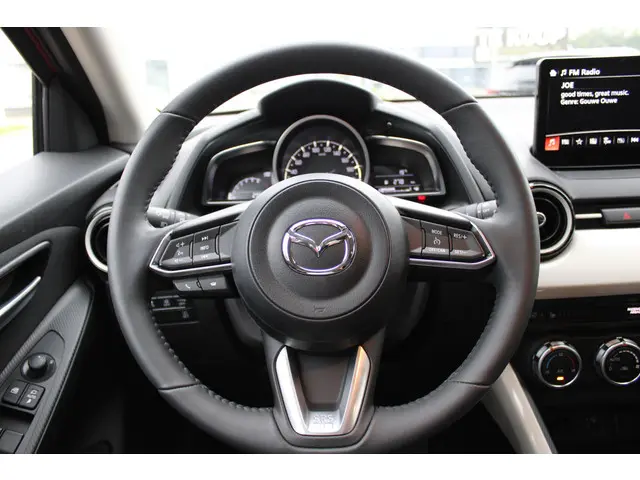 Mazda 2 1.5 e-SkyActiv-G 90 Exclusive-Line 2025 Benzine 19
