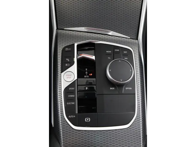 BMW 3 Serie 320e 2024 Hybride Benzine 19