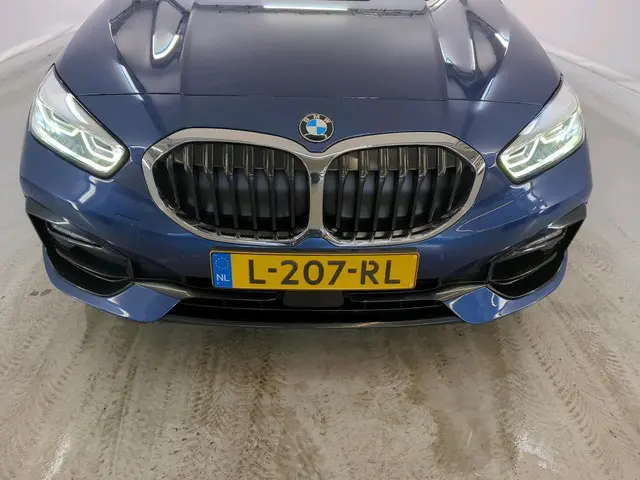 BMW 1 Serie 120i Business Edition Plus 2021 Benzine 9