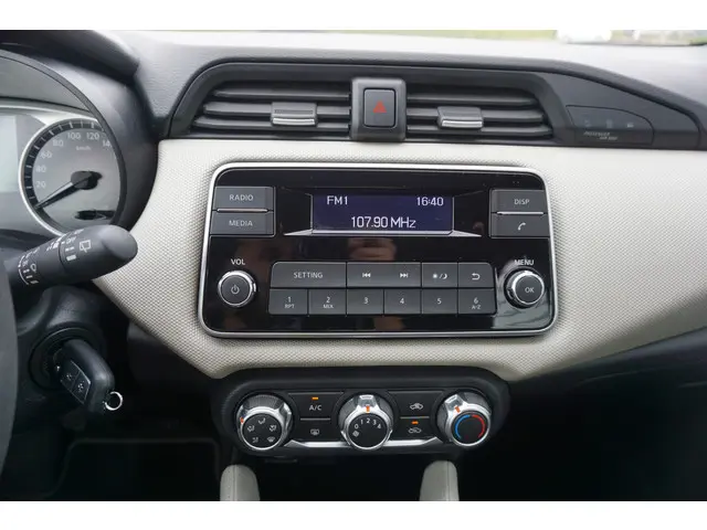 Nissan Micra 1.0L Visia+ 2017 Benzine 12